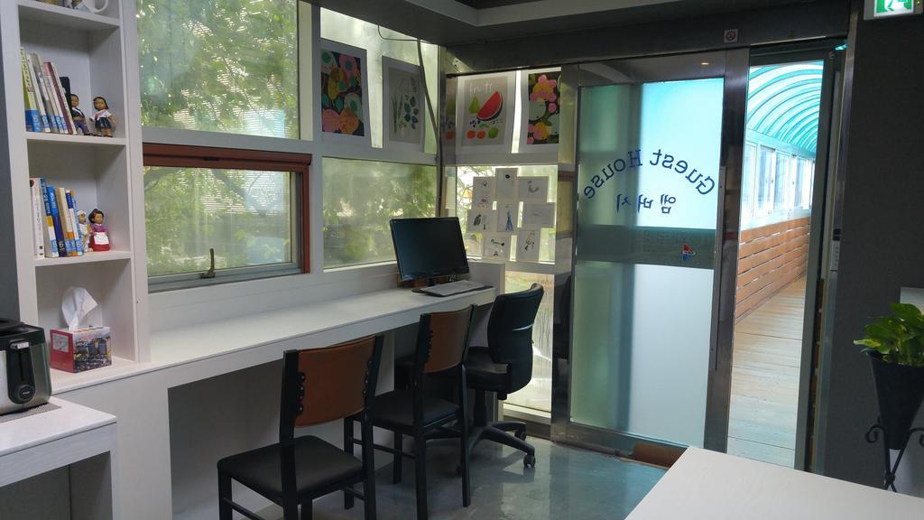 Embassy Guesthouse Itaewon Seoul Exterior photo